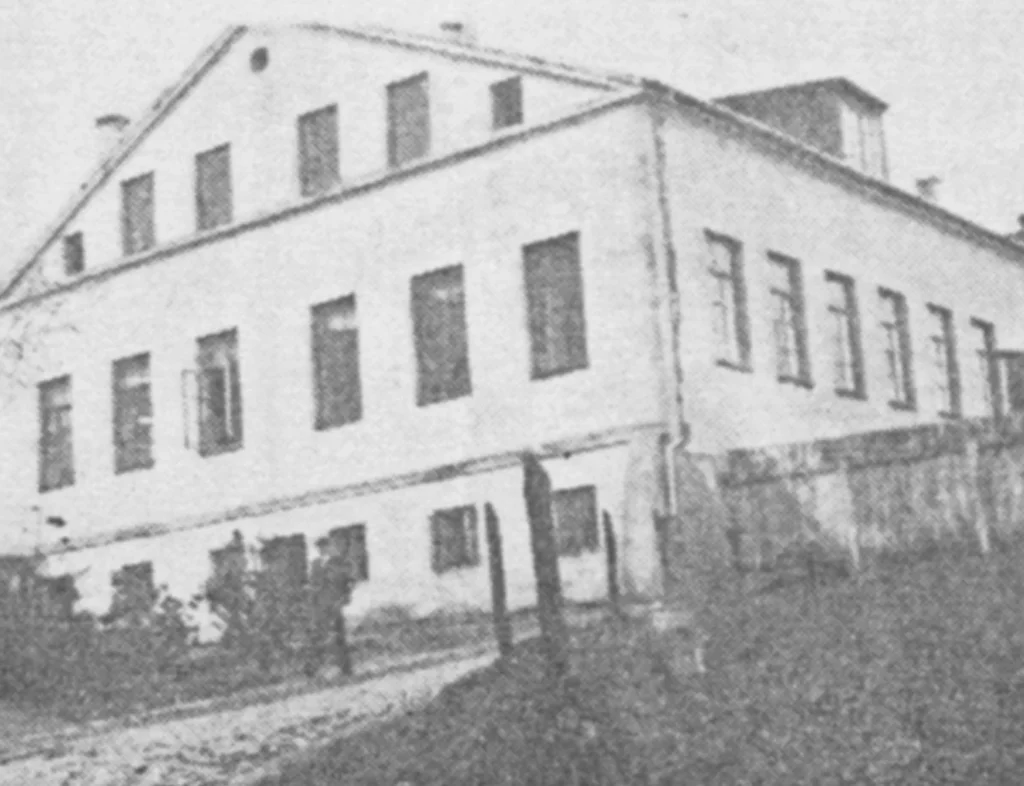 מבנה הישיבה בפולין